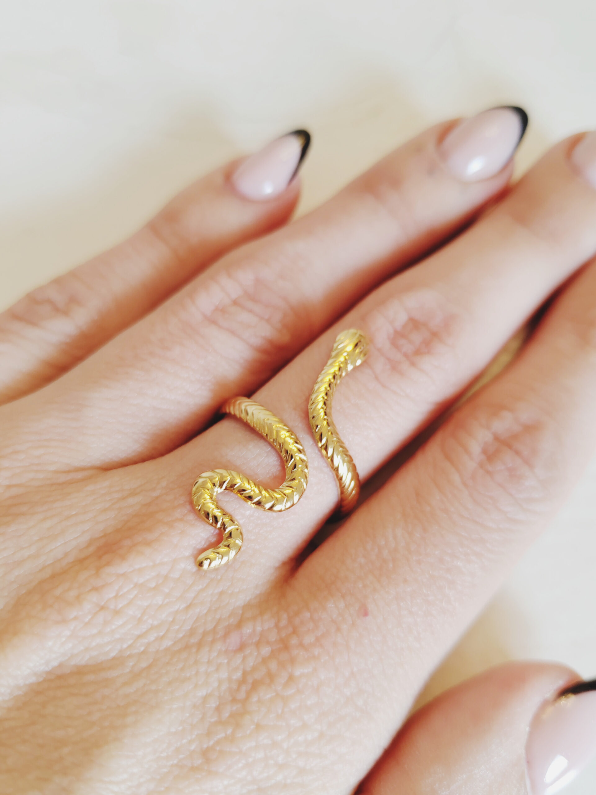 Anillo serpiente online enroscada